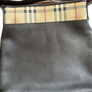 Like new Burberry leather Crossbody
